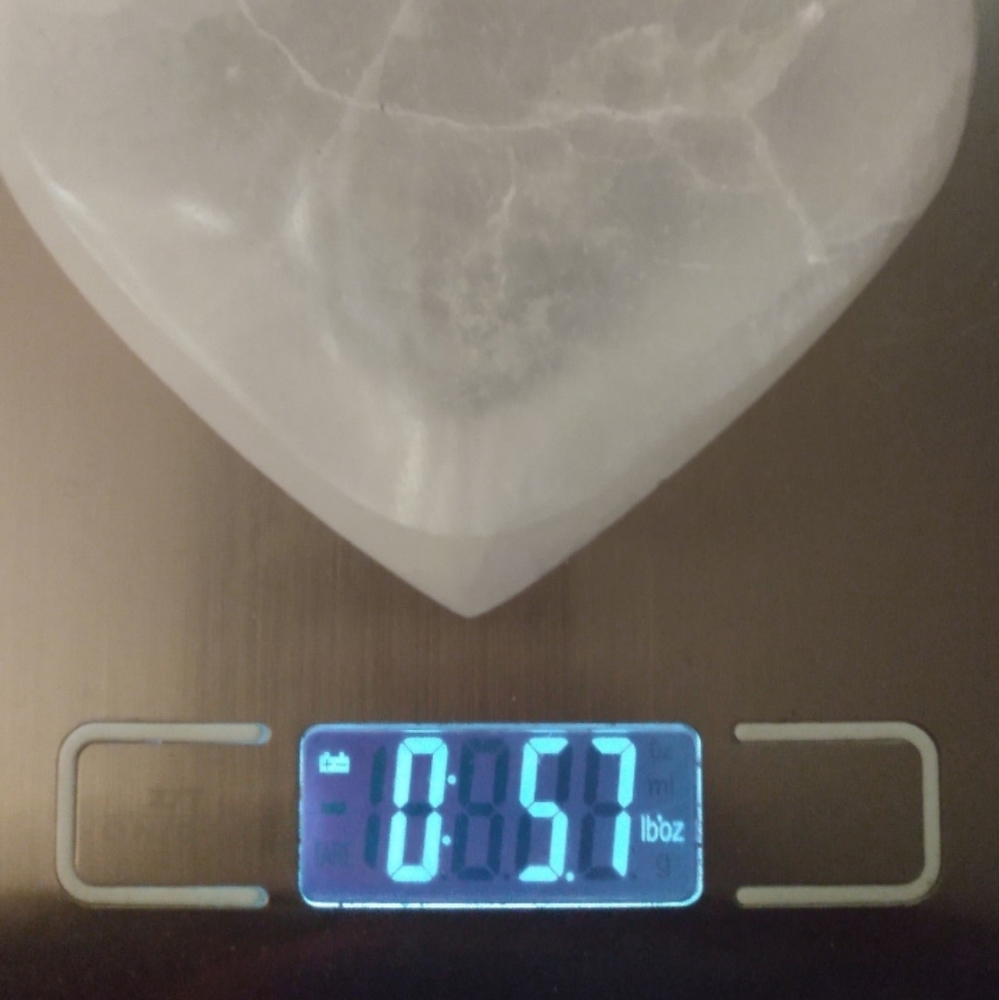 🖤✨BRAZiLiAN BLack TourmaLine 🤍 and SELENiTE CrystaL chips 🖤 Heart BowL - Picture 7 of 8